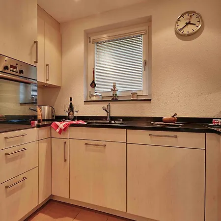 4br Spacious In A Modern Chalet Apartment